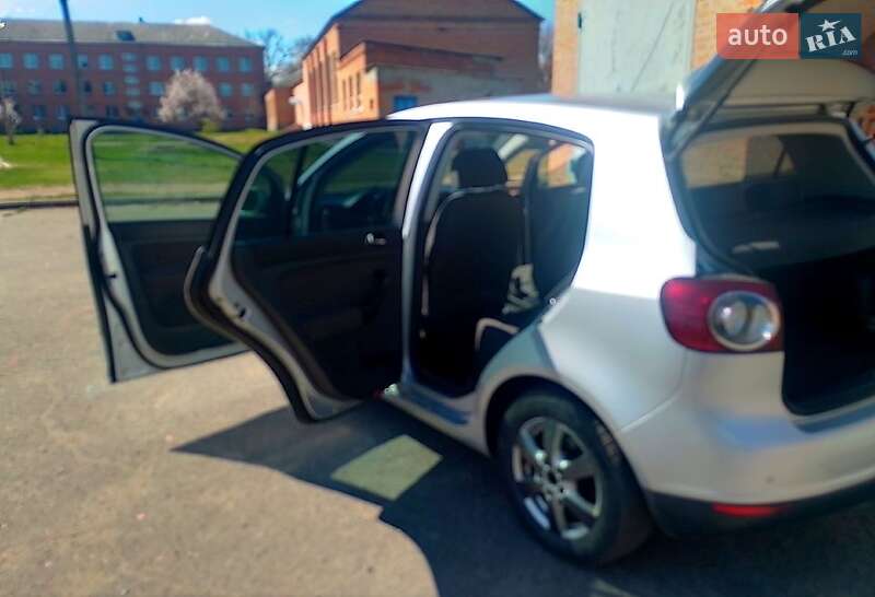 Хэтчбек Volkswagen Golf Plus 2005 в 