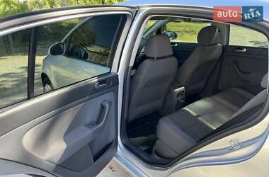Хетчбек Volkswagen Golf Plus 2006 в 