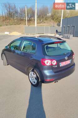 Хетчбек Volkswagen Golf Plus 2009 в 