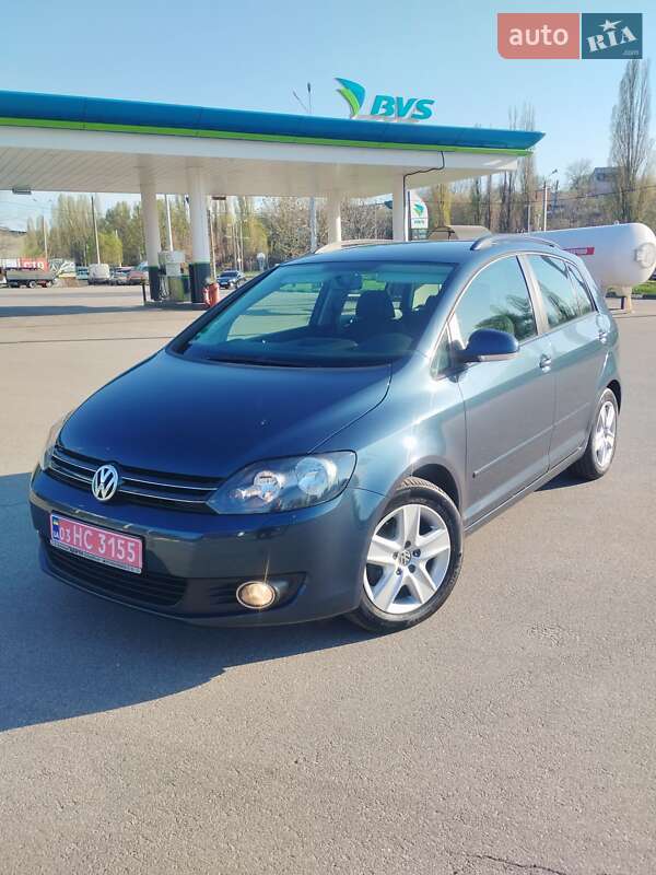 Хетчбек Volkswagen Golf Plus 2009 в 