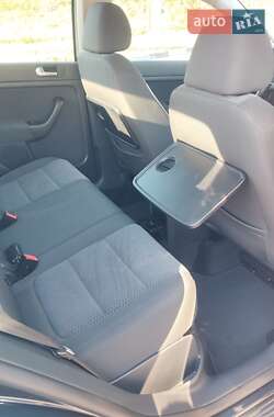 Хетчбек Volkswagen Golf Plus 2009 в 