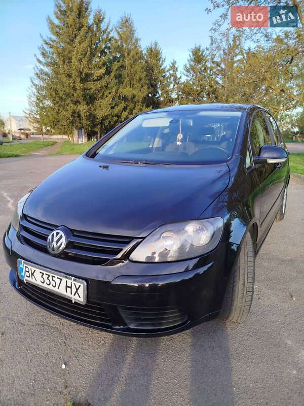 Хэтчбек Volkswagen Golf Plus 2005 в 