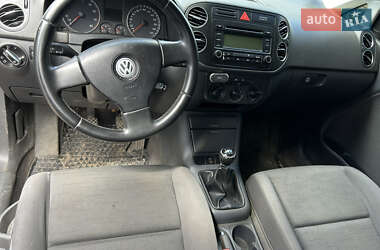 Хэтчбек Volkswagen Golf Plus 2005 в 