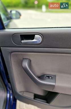 Хэтчбек Volkswagen Golf Plus 2008 в 