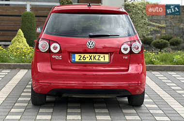 Хетчбек Volkswagen Golf Plus 2012 в 
