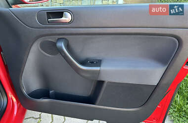 Хетчбек Volkswagen Golf Plus 2012 в 