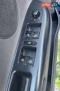 Хетчбек Volkswagen Golf Plus 2005 в 