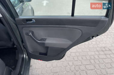 Хэтчбек Volkswagen Golf Plus 2005 в 
