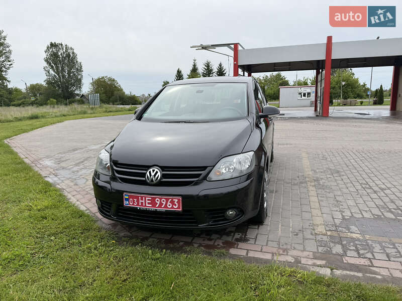 Хэтчбек Volkswagen Golf Plus 2006 в Нововолынске