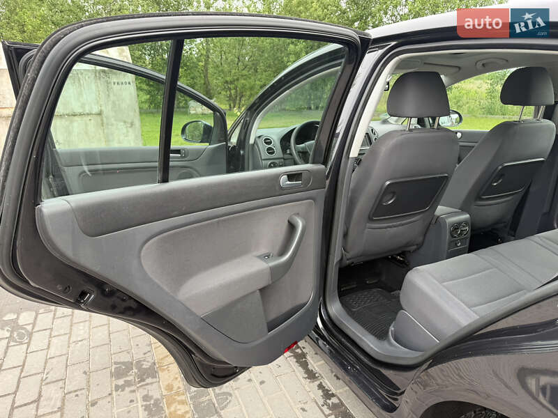 Хэтчбек Volkswagen Golf Plus 2006 в Нововолынске