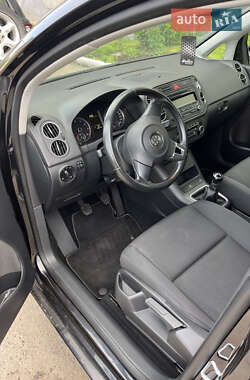 Хэтчбек Volkswagen Golf Plus 2010 в 