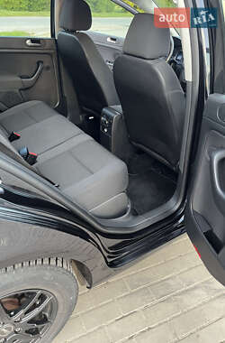 Хэтчбек Volkswagen Golf Plus 2010 в 