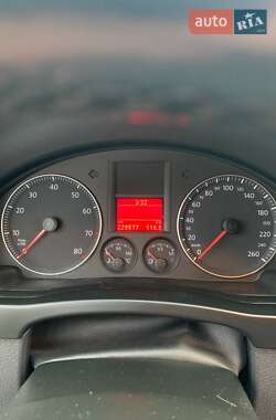 Хэтчбек Volkswagen Golf Plus 2005 в 