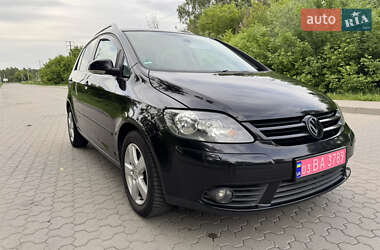 Хэтчбек Volkswagen Golf Plus 2009 в 