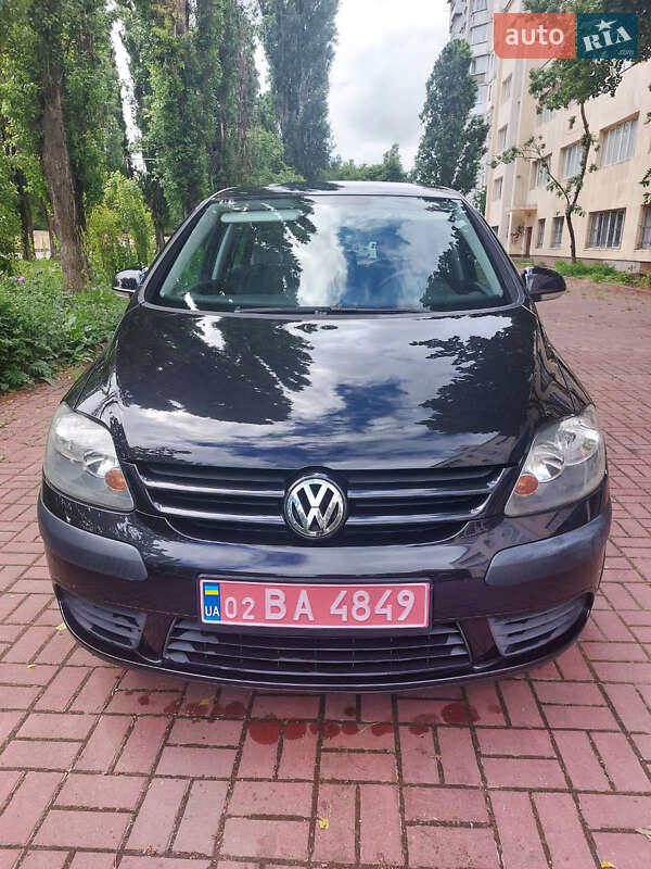 Хэтчбек Volkswagen Golf Plus 2005 в 