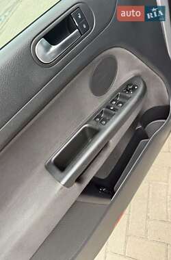 Хэтчбек Volkswagen Golf Plus 2011 в 