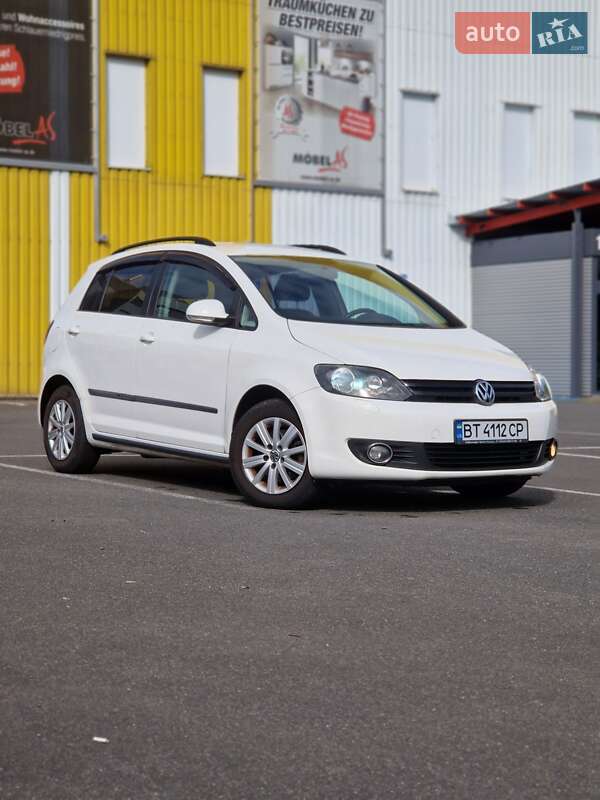 Хэтчбек Volkswagen Golf Plus 2011 в 