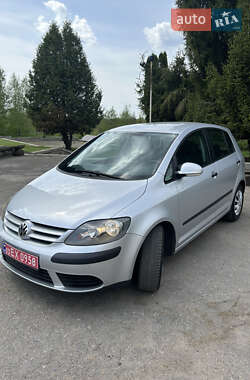 Хэтчбек Volkswagen Golf Plus 2005 в 