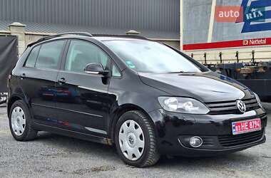 Хэтчбек Volkswagen Golf Plus 2010 в 