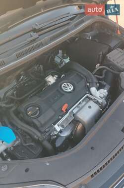 Хэтчбек Volkswagen Golf Plus 2009 в 