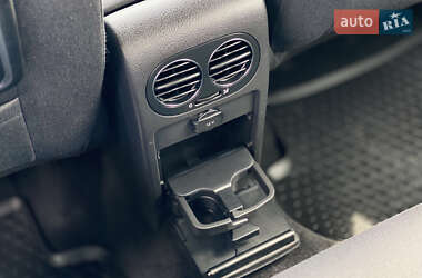 Хэтчбек Volkswagen Golf Plus 2009 в 