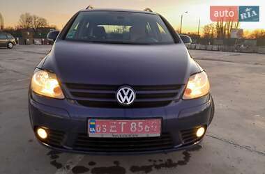 Хетчбек Volkswagen Golf Plus 2009 в 