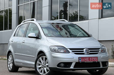 Хэтчбек Volkswagen Golf Plus 2009 в 
