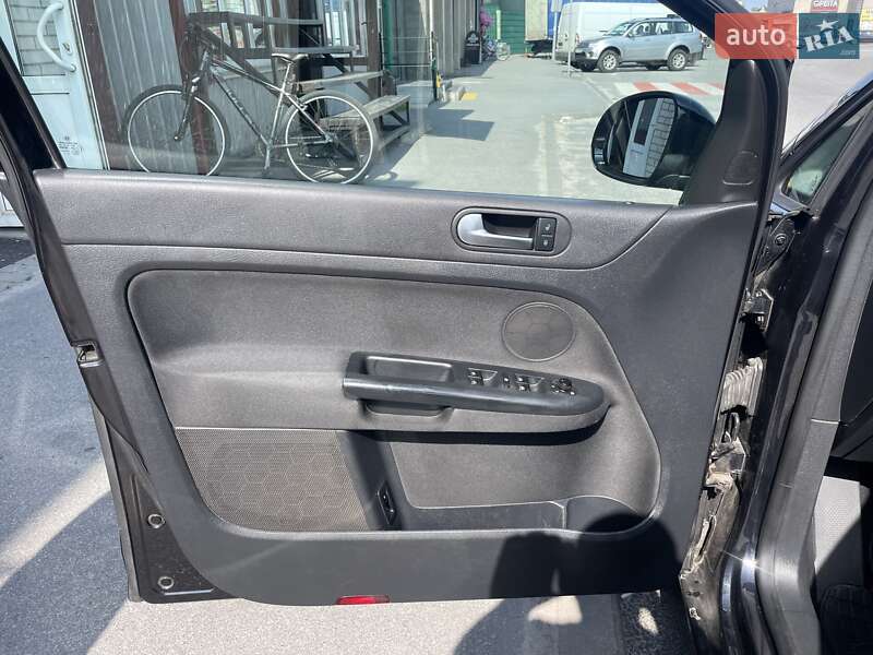 Хетчбек Volkswagen Golf Plus 2009 в Полонному