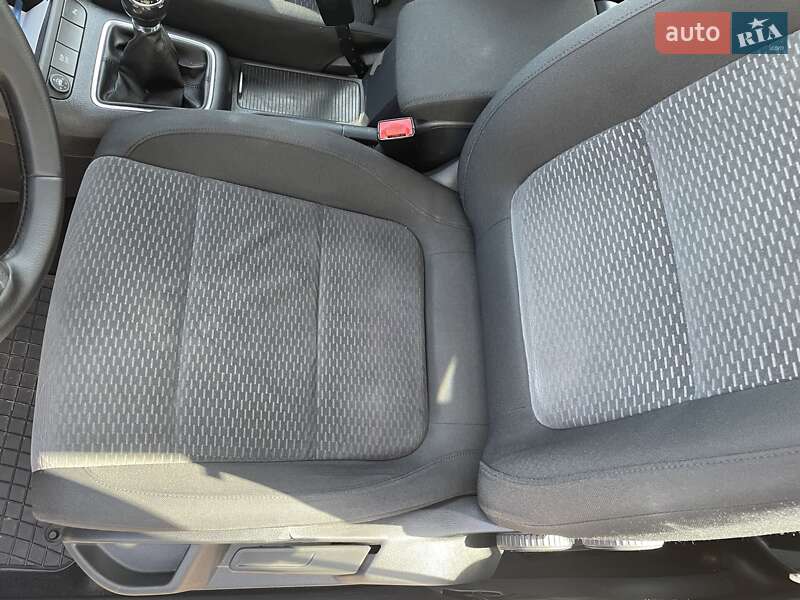 Хетчбек Volkswagen Golf Plus 2009 в Полонному