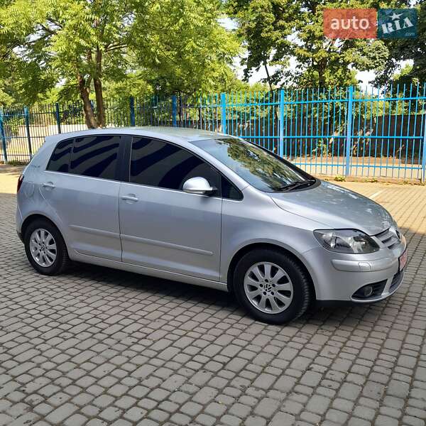 Хэтчбек Volkswagen Golf Plus 2008 в 
