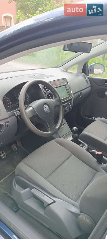 Хэтчбек Volkswagen Golf Plus 2005 в Глыбокой