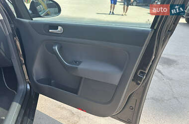 Хэтчбек Volkswagen Golf Plus 2009 в 