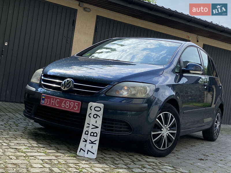 Хэтчбек Volkswagen Golf Plus 2005 в 