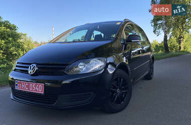 Хэтчбек Volkswagen Golf Plus 2010 в 
