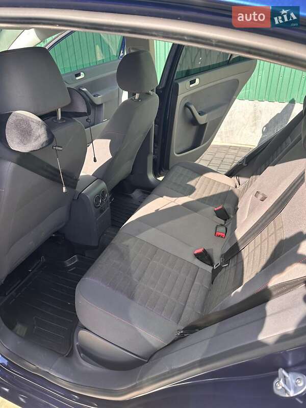 Хетчбек Volkswagen Golf Plus 2006 в Новодністровську