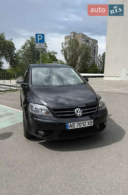 Хэтчбек Volkswagen Golf Plus 2008 в 