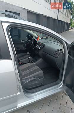 Хэтчбек Volkswagen Golf Plus 2008 в 