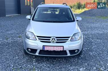 Хэтчбек Volkswagen Golf Plus 2008 в 