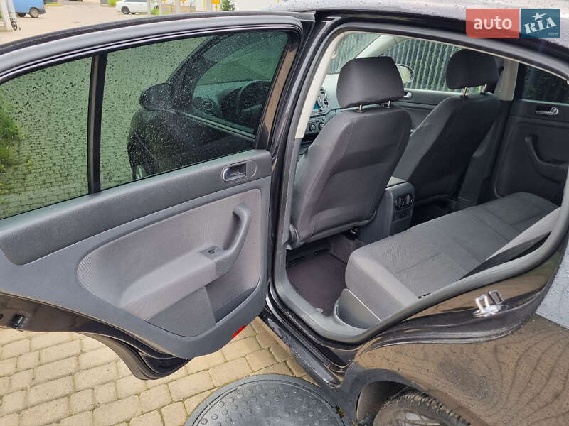 Хэтчбек Volkswagen Golf Plus 2005 в Львове