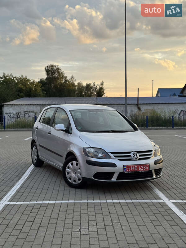 Хетчбек Volkswagen Golf Plus 2005 в Нововолинську