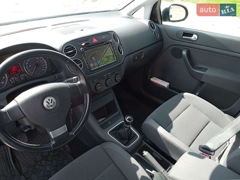 Хэтчбек Volkswagen Golf Plus 2008 в Монастырище