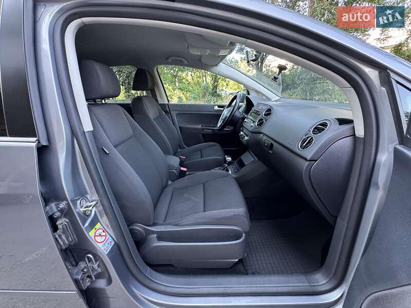 Хэтчбек Volkswagen Golf Plus 2010 в Днепре