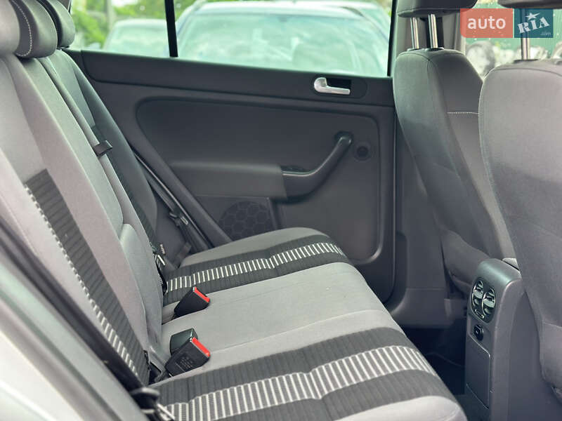 Хэтчбек Volkswagen Golf Plus 2008 в Староконстантинове