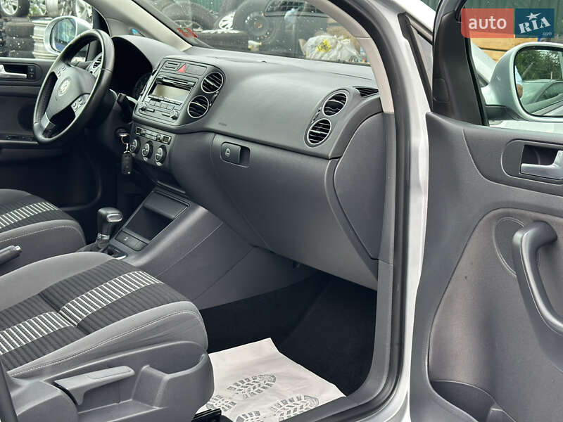 Хэтчбек Volkswagen Golf Plus 2008 в Староконстантинове