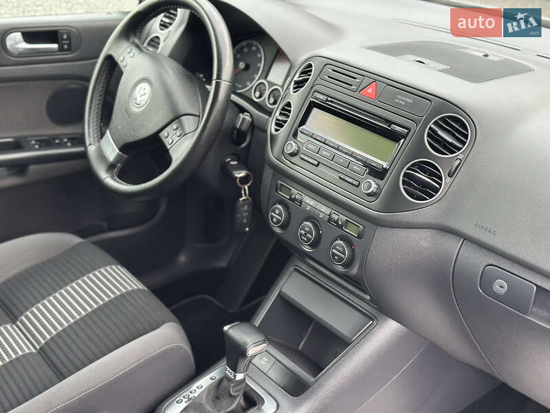 Хэтчбек Volkswagen Golf Plus 2008 в Староконстантинове