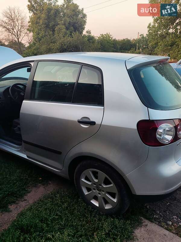 Хетчбек Volkswagen Golf Plus 2005 в Дніпрі