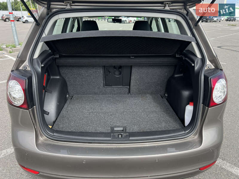 Хэтчбек Volkswagen Golf Plus 2009 в Киеве