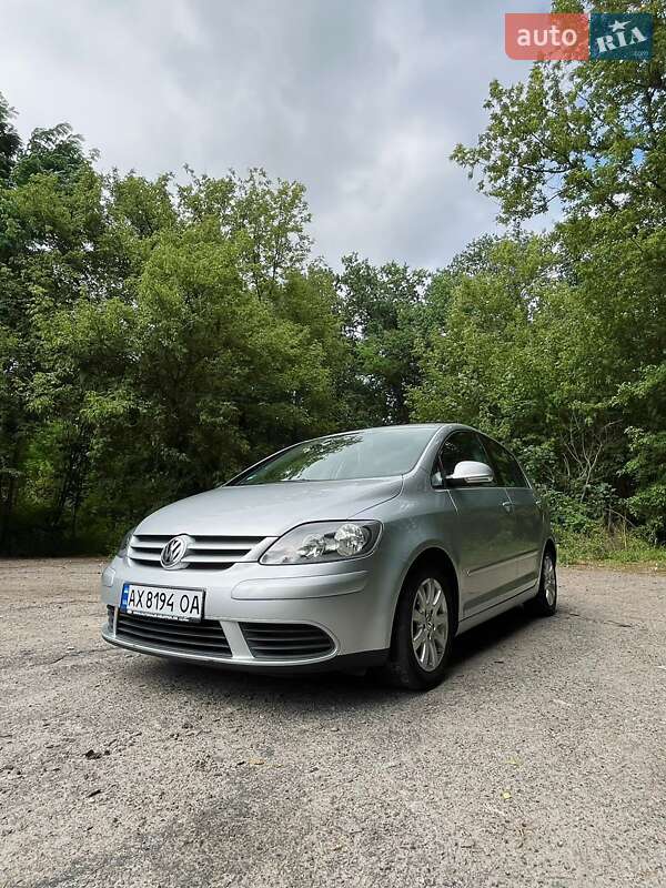 Хетчбек Volkswagen Golf Plus 2005 в Краснограді