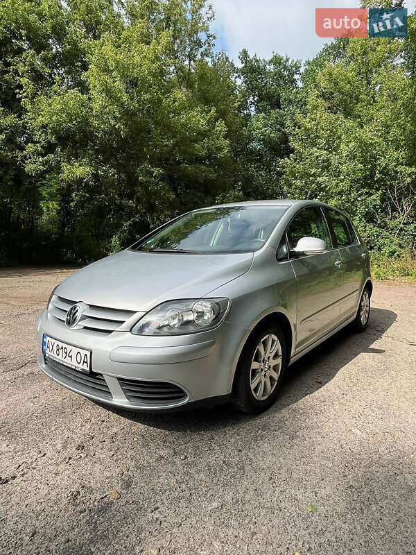Хетчбек Volkswagen Golf Plus 2005 в Краснограді