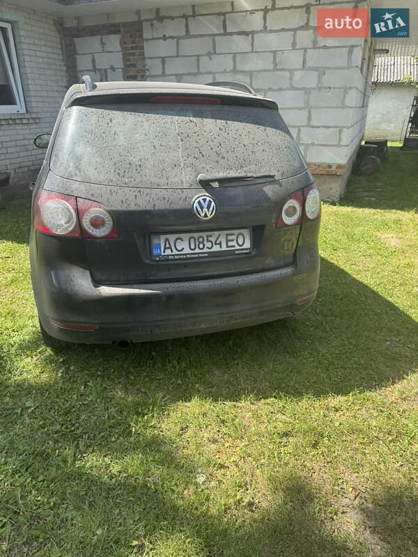 Хэтчбек Volkswagen Golf Plus 2010 в Турийске